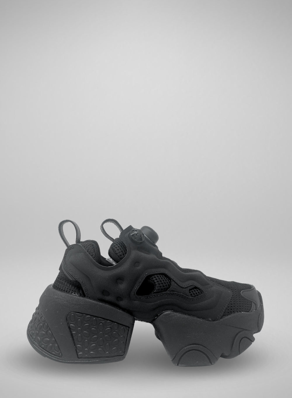 NOIR KEI NINOMIYA x REEBOK | Instapump Fury Sneaker