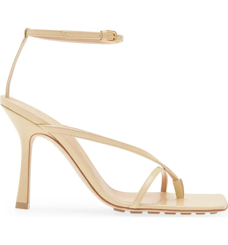 Bottega Veneta Nude Monsieur Calfskin Leather Bit Pumps