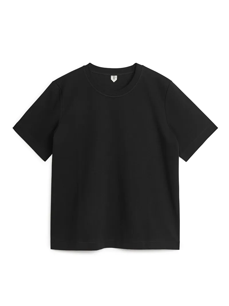 Black heavyweight t-shirt
