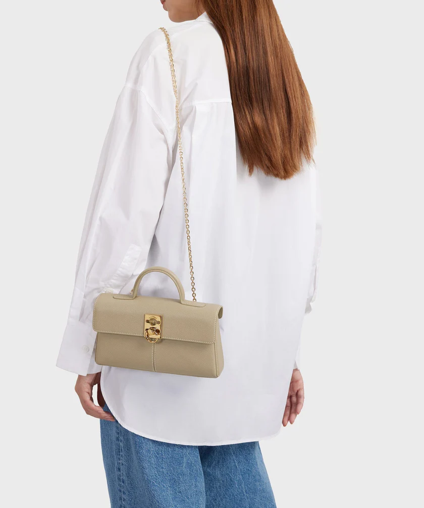 Beige Cafune Stance wallet.