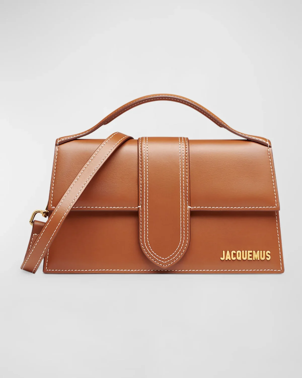 Tan Jacquemus Le Bambino bag.